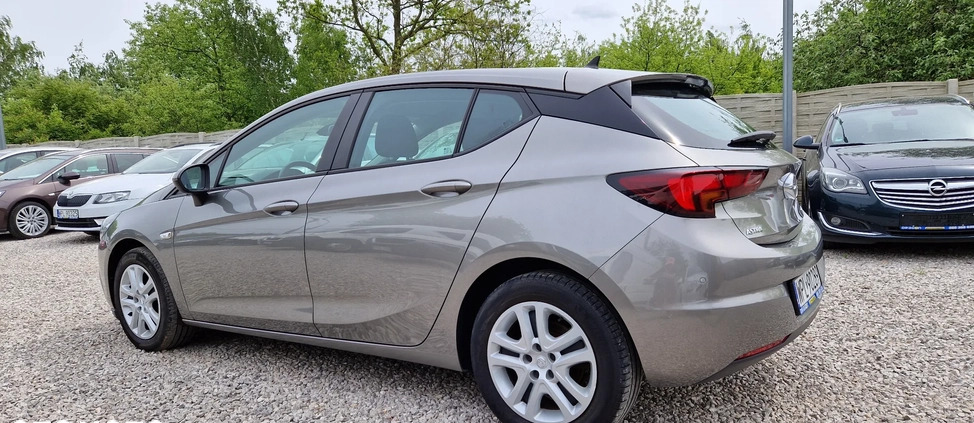 Opel Astra cena 39900 przebieg: 173000, rok produkcji 2016 z Tuszyn małe 742